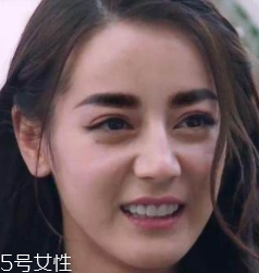 眉型為什么很奇怪？眉頭沒畫好