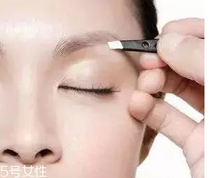 眉型為什么很奇怪？眉頭沒畫好