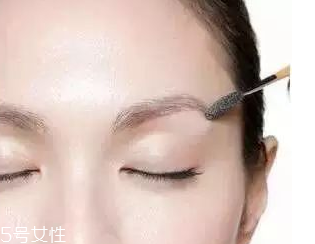 眉型為什么很奇怪？眉頭沒畫好