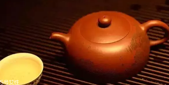 茶垢含有哪些物質(zhì)？主要成分是碳氧元素