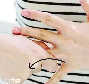 關節(jié)有響聲是病嗎？兩種情況區(qū)別對待