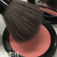 腮紅怎么涂才能避免成為福娃？這些方法要記牢