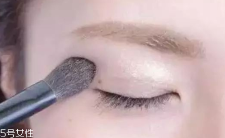 兔子腮紅怎么畫才可愛？中年少女必備腮紅畫技