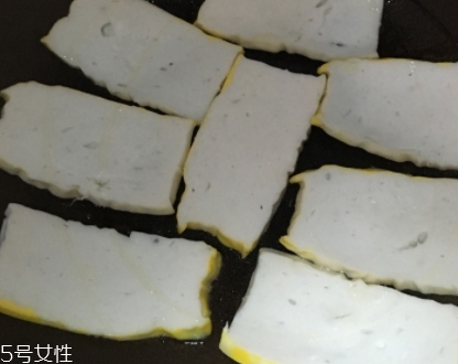 魚糕怎么烹飪好吃？成品魚糕做法多