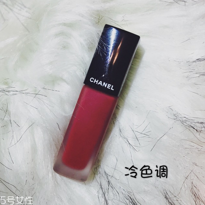 香奈兒炫亮魅力印記唇釉哪個(gè)色號(hào)好看？質(zhì)感超棒