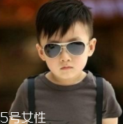 Jasper戴墨鏡，這樣扮酷讓孩子更自信！