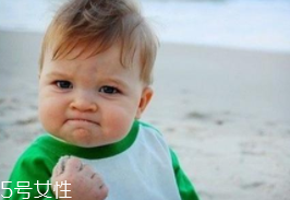 熊孩子往輸液瓶里注臟水 熊孩子怎么管教？