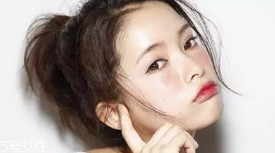 腮紅顏色怎么選？這幾招學會一個就ok