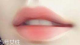潤唇膏要怎么清潔？用前刮掉一層