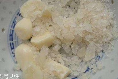 止咳藥水一次喝多少？過量會(huì)產(chǎn)生幻覺