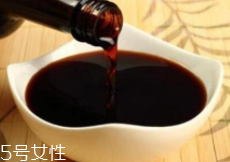 吃深色食物皮膚會變黑嗎？沒有科學(xué)根據(jù)