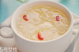 銀耳蓮子湯什么時(shí)候喝最好？時(shí)間上有講究