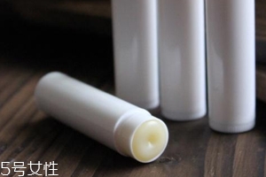 潤唇膏能用多長時間？打開后只能用3個季度