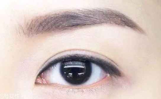 新手適合眼線液還是眼線筆？史上最全眼線誤區(qū)