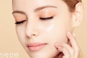 妝前乳主要成分是什么？是硅靈讓臉滑滑的