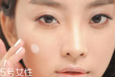 妝前乳主要成分是什么？是硅靈讓臉滑滑的