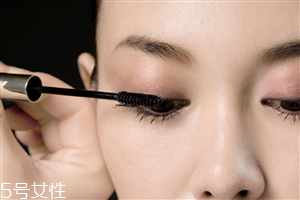 內(nèi)眼線會(huì)傷眼睛嗎？九種可愛的眼線畫法