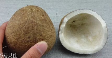泰國烤椰子多少錢一個？味道非常特別