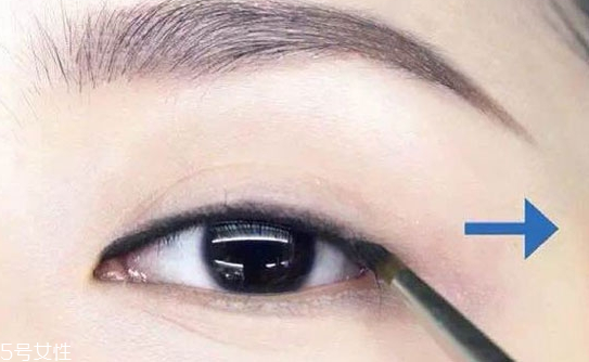 新手適合眼線液還是眼線筆？史上最全眼線誤區(qū)