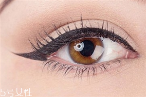 眼線液和眼線筆哪個好用？眼線長度決定風(fēng)格