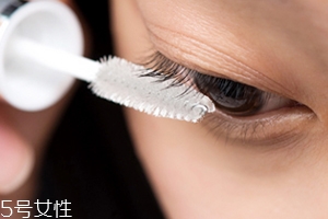 睫毛增長(zhǎng)液會(huì)反彈嗎？害怕重新變短