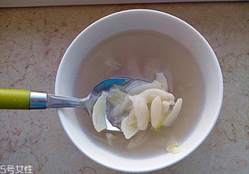 大蒜煮水孕婦能喝嗎？具有止咳的功效