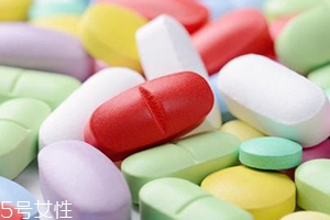 阿莫西林可以空腹吃嗎？飯前飯后很重要