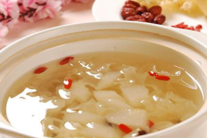 銀耳紅棗湯寶寶能喝嗎？對(duì)寶寶有著很多好處