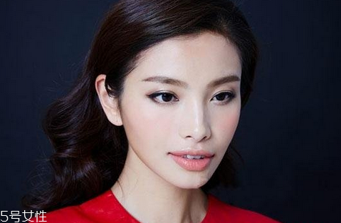 眼線液哪個(gè)牌子好用不暈染？眼角下垂畫(huà)眼線圖解 