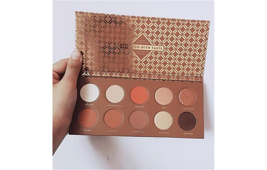 南瓜色眼影配什么顏色口紅？南瓜色眼影盤(pán)推薦