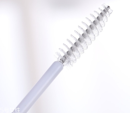 睫毛雨衣怎么用？用在睫毛膏之后