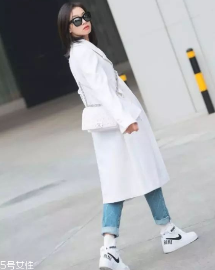 長款大衣搭配什么鞋子？這樣穿氣場兩米八