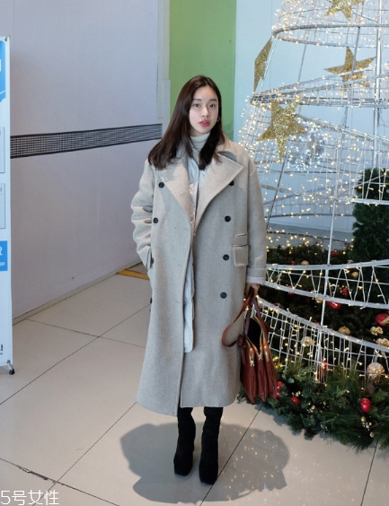 雙排扣大衣怎么搭配？塑造干練女人味