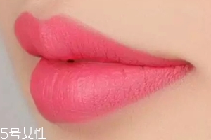 蜜粉可以用在唇部嗎？蜜粉可打造霧面雙唇