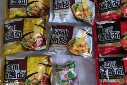 阿寬四川鋪蓋面好吃嗎？真實(shí)的試吃體驗(yàn)