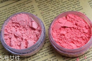 胭脂粉和腮紅膏哪個(gè)更好上色？胭脂粉適合油皮