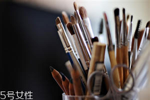 洗化妝刷要用什么洗？選購化妝刷誤區(qū)