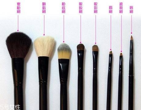 如何清洗化妝刷？眼影刷的選擇與使用方法