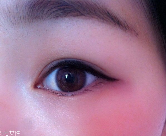 內(nèi)雙怎么畫眼線？?jī)?nèi)雙眼皮畫眼妝技巧