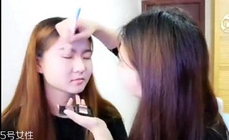 內(nèi)雙怎么畫眼線？?jī)?nèi)雙眼皮畫眼妝技巧