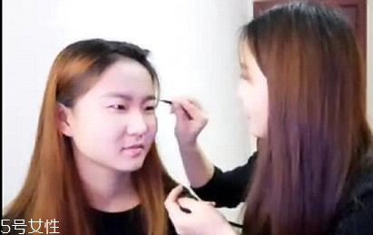 內(nèi)雙怎么畫眼線？?jī)?nèi)雙眼皮畫眼妝技巧