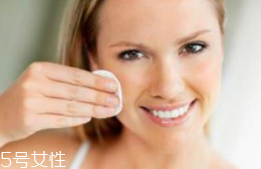 卸妝油哪種成分最好？3種類型任君挑選