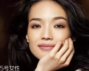 薄唇怎么畫唇妝？利用技巧打造完美唇色