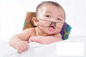 怎樣防止嬰幼兒弱視問題？三種方法合理預(yù)防