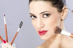 2017最火彩妝有哪些？盤點(diǎn)2017黑馬熱門刷屏單品