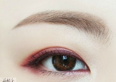 2018秋冬酒紅色眼妝怎么畫？神秘又有女人味的妝容