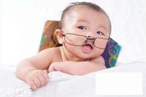 怎樣防止嬰幼兒弱視問題？三種方法合理預(yù)防