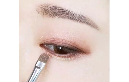 豆沙色眼妝怎么畫？超受歡迎的空氣眼妝畫法