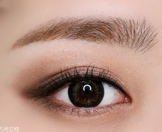 大地色眼影是什么顏色？上班族大眼妝教程
