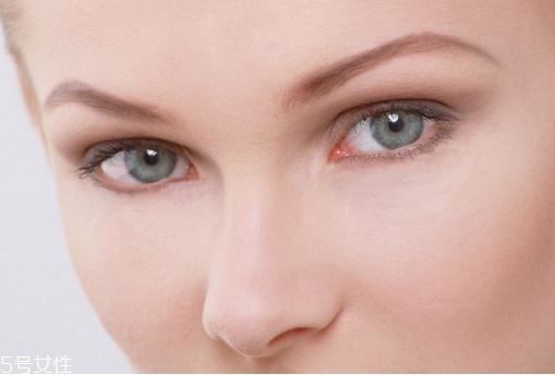 割雙眼皮后怎樣恢復(fù)快？女人不能割雙眼皮的時期
